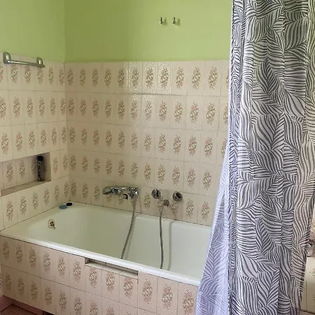 Vintage In Old Town Apartment *